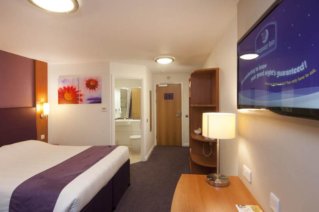 Premier Inn Horsham Exterior foto