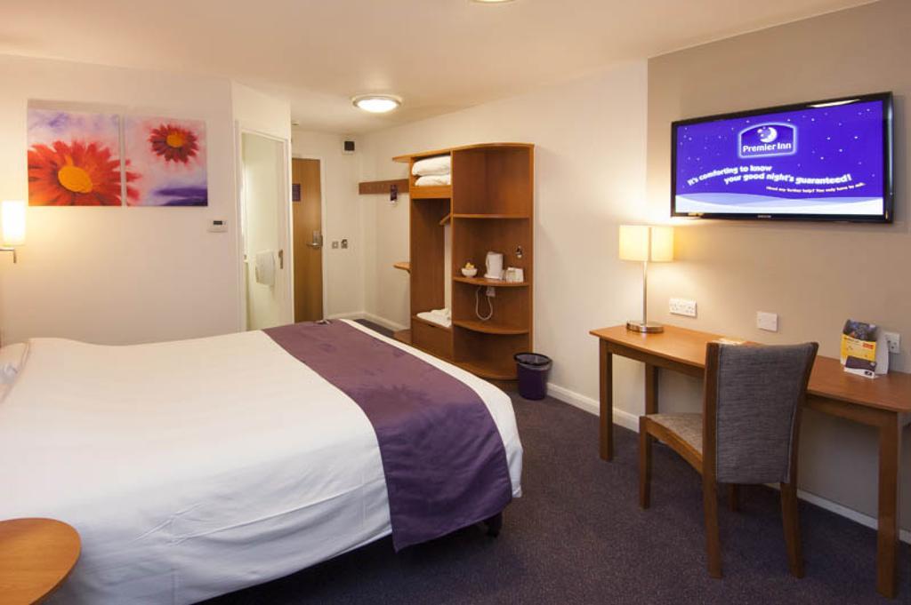 Premier Inn Horsham Exterior foto
