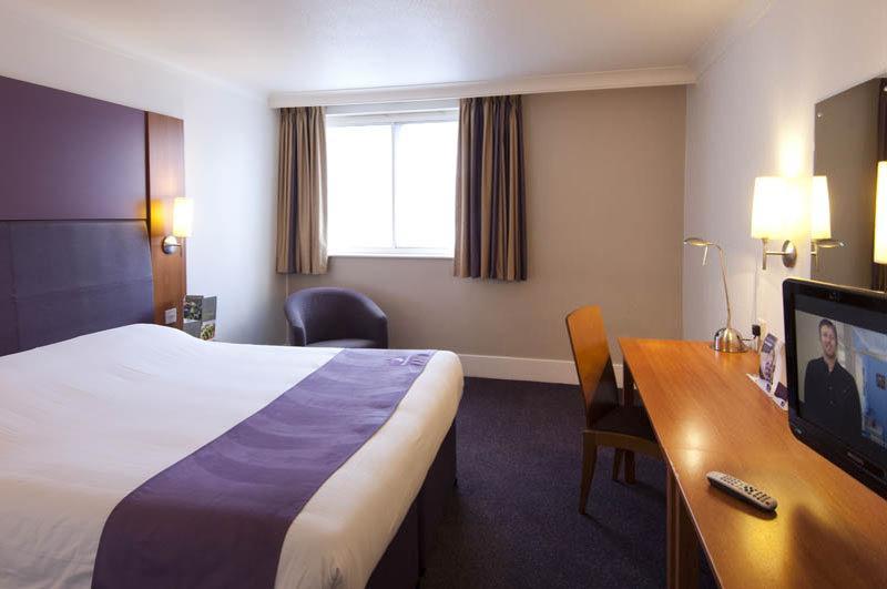 Premier Inn Horsham Exterior foto